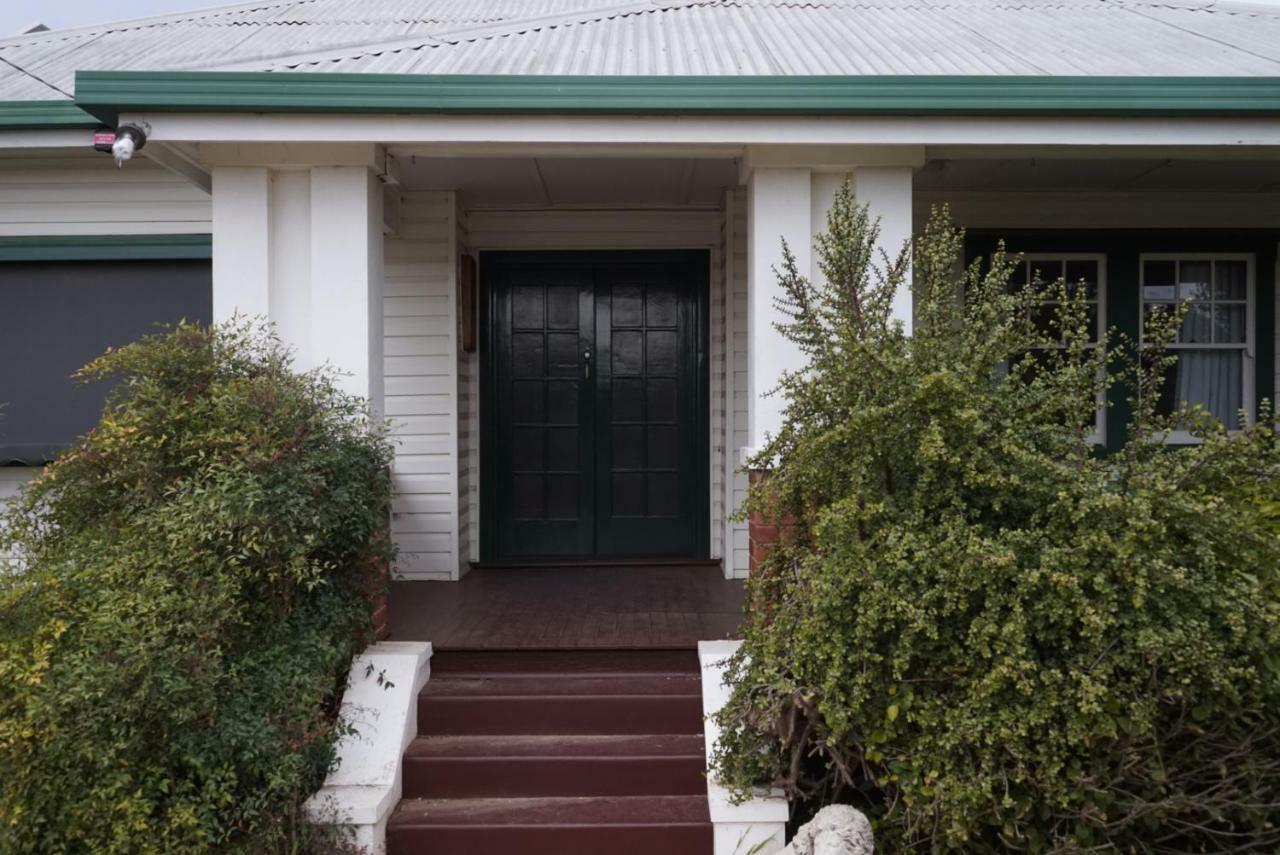 Skymirror Cottage Sea Lake Exterior photo